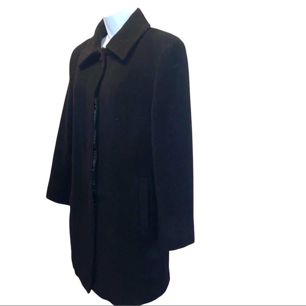 Liz Claiborne black wool button closure lined jacket size 8P.